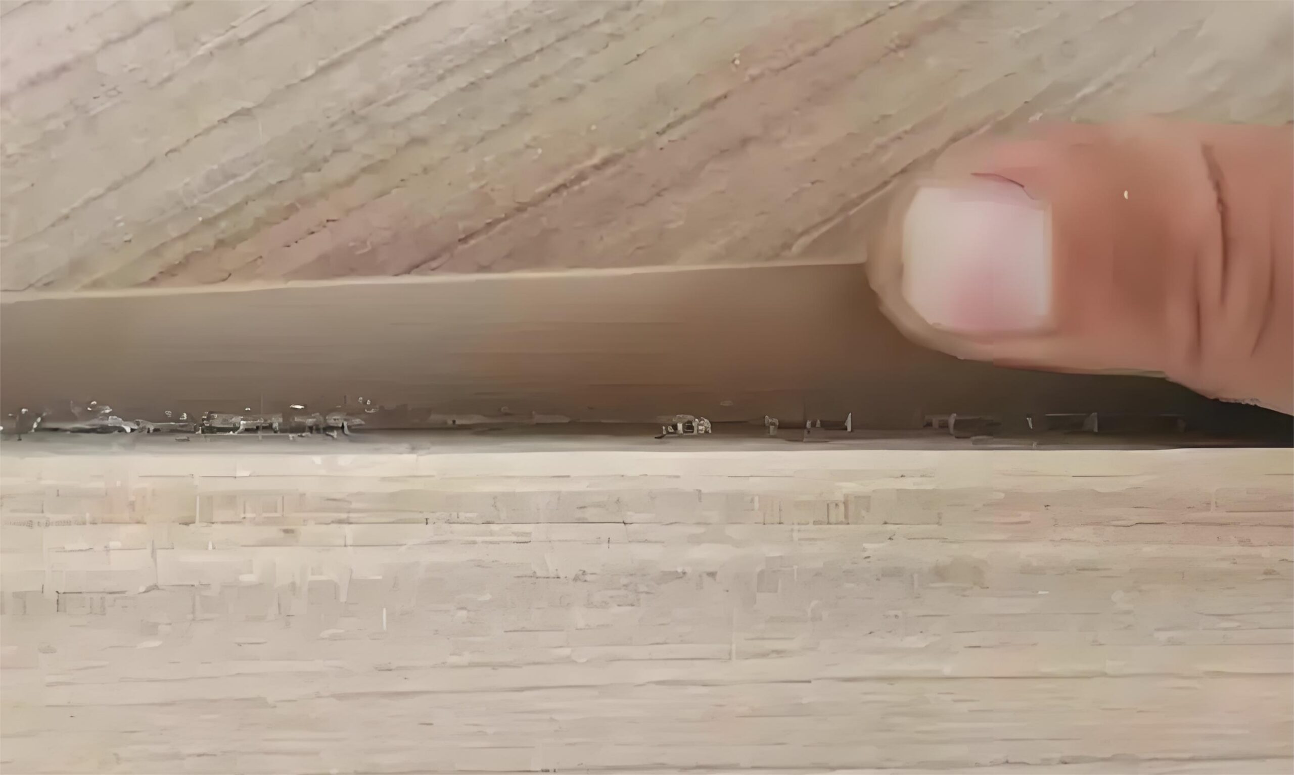 The amount of glue applied is too low The amount of glue applied is too low