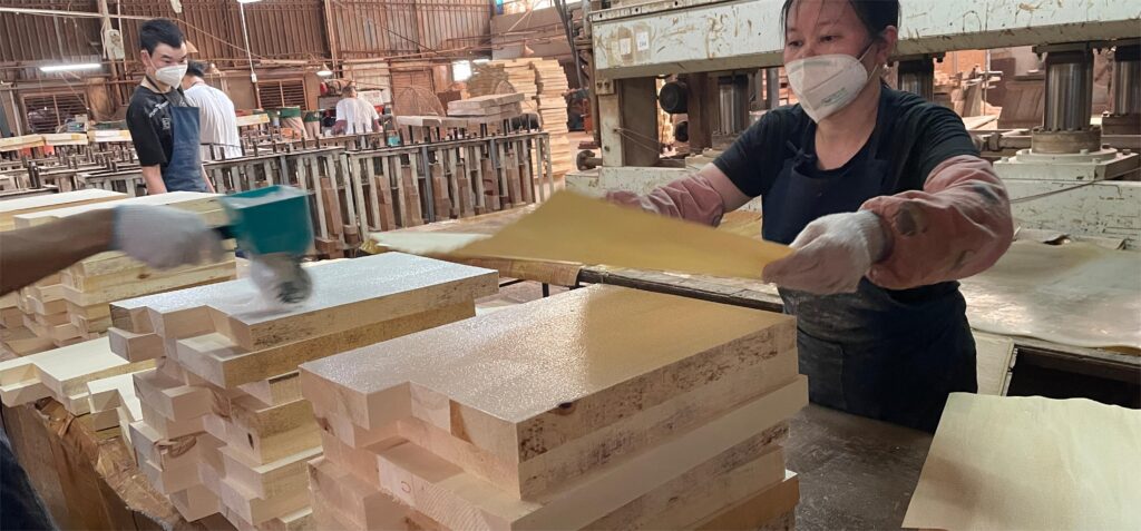 Veneer glue