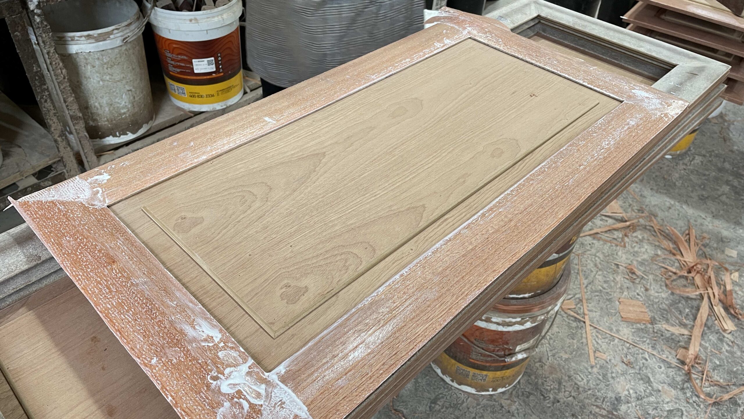 Cold pressed veneer glue