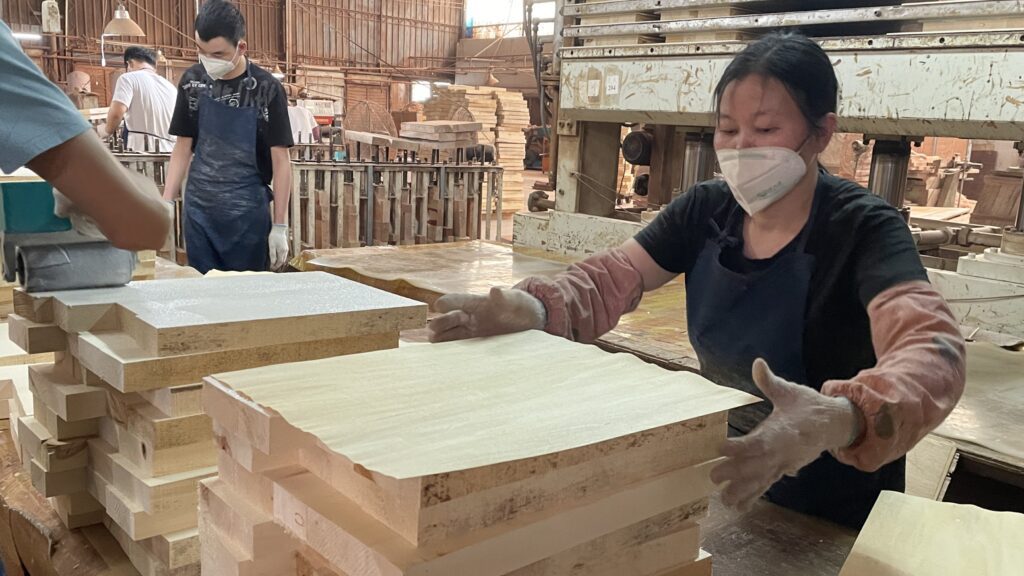 wood veneer glue application sequence