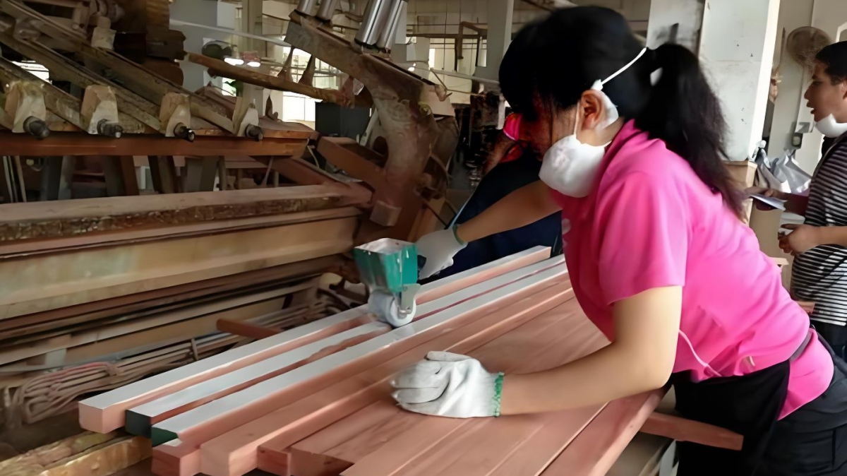 the operation of wood splicing adhesive is simple the operation of wood splicing adhesive is simple