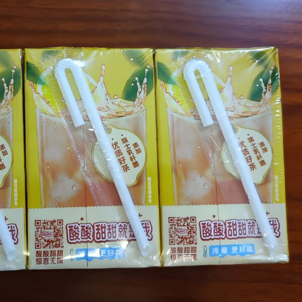 Hot melt glue effect of straw