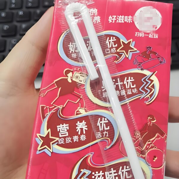 Hot melt glue effect of straw